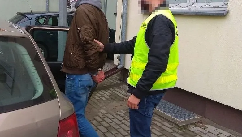 Śmiertelnie potrącił pieszego i uciekł