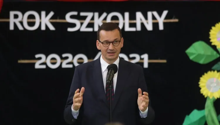 Premier składa życzenia nauczycielom