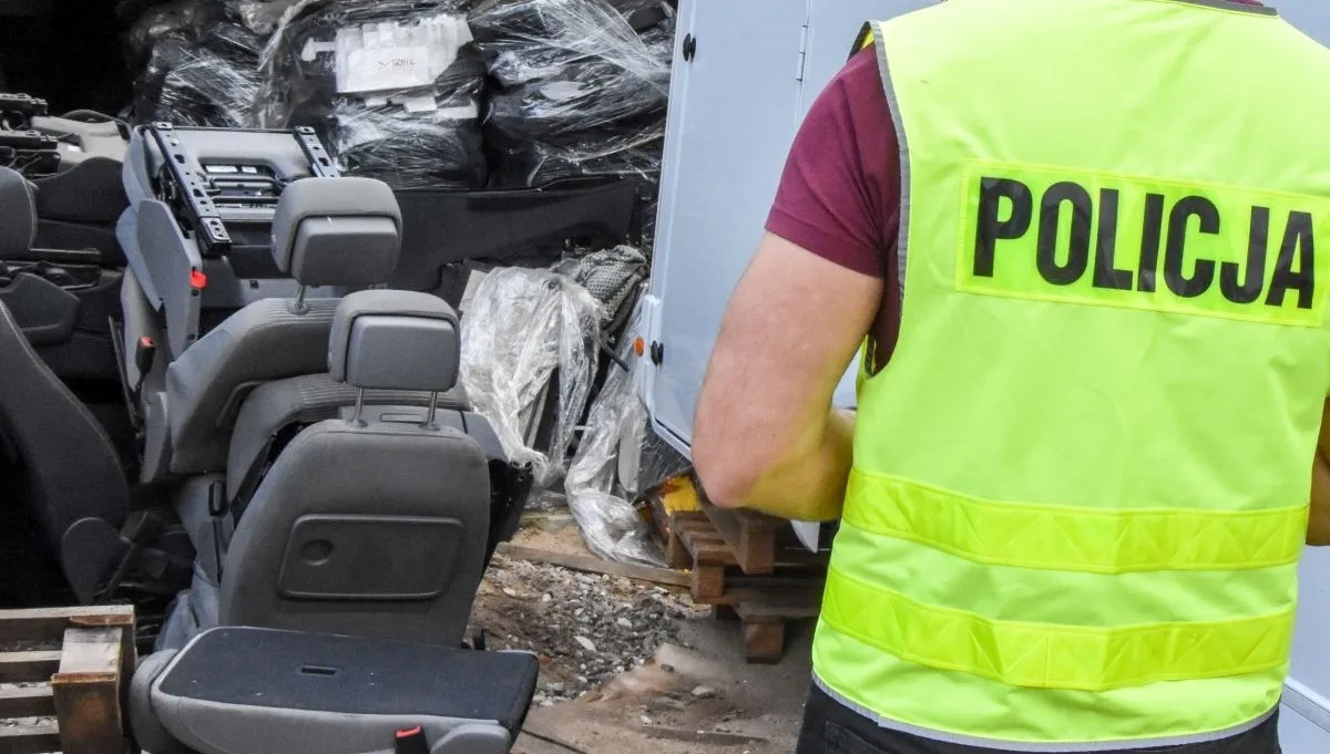 Cios policji w przestępczość samochodową