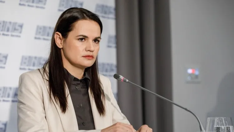 Białoruś: list gończy za Cichanouską