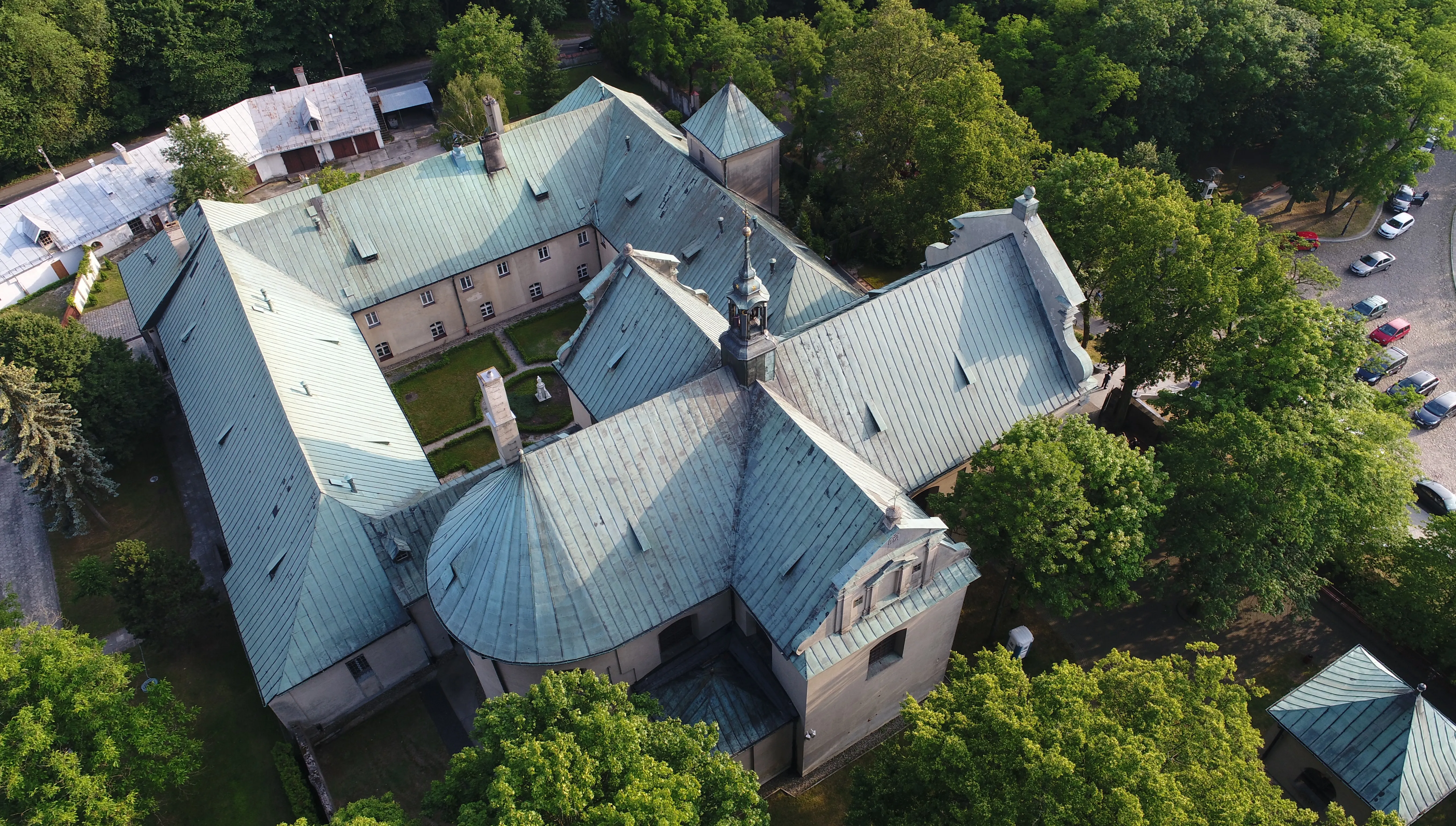 Kwarantanna po śmierci proboszcza w łódzkich Łagiewnikach