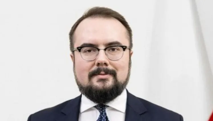 Jabłoński w "El Mundo": Komisja Europejska nie powinna wykraczać poza swoje kompetencje