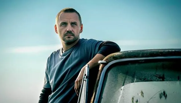 Paweł Domagała w podwójnej roli – aktora i scenarzysty. „Na chwilę, na zawsze” [ZDJĘCIA]