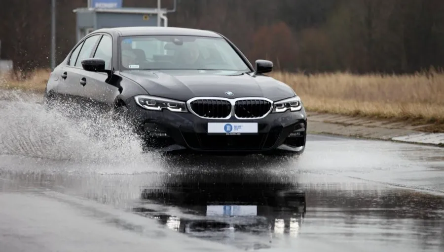 Jeździć jak mistrzowie kierownicy. Wyjątkowe szkolenie policji