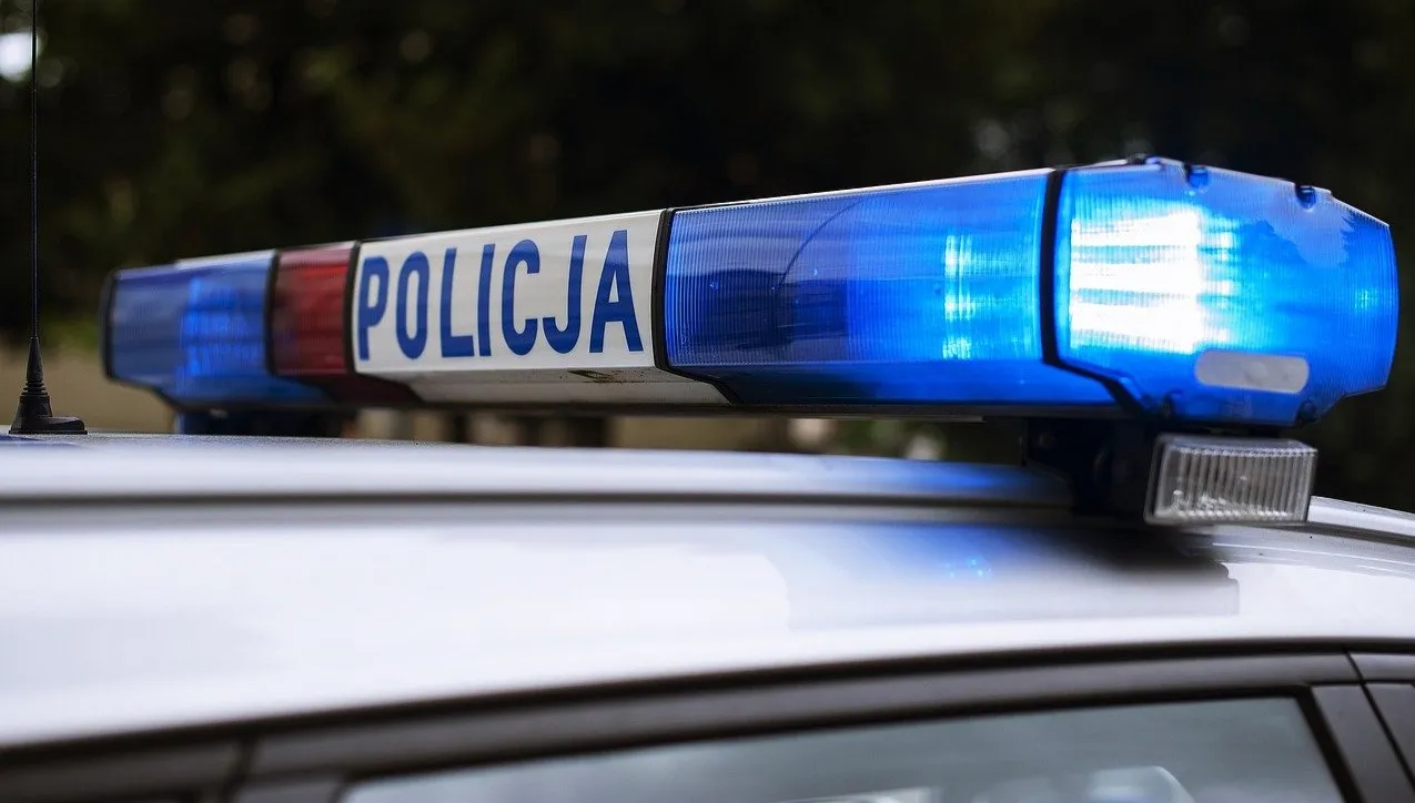 Chcieli okraść bankomat, złapała ich policja
