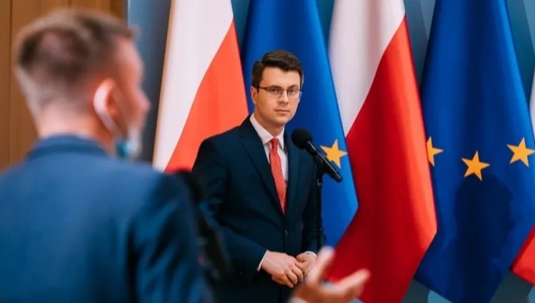 Konferencja ws. obostrzeń - godz. 11