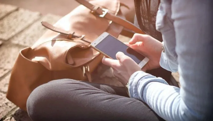 Uruchomiono telefon wsparcia dla dzieci i młodzieży