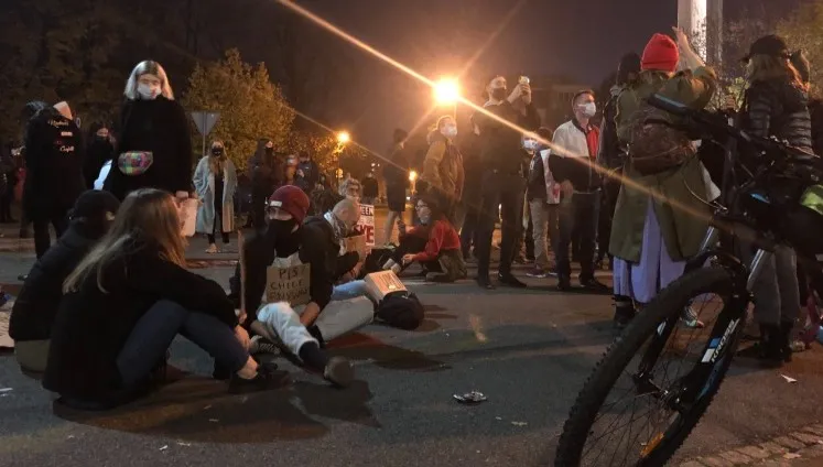 Ambasador RP w Izraelu dyscyplinuje pracowników po protestach. Zaproponował, że mogą odejść