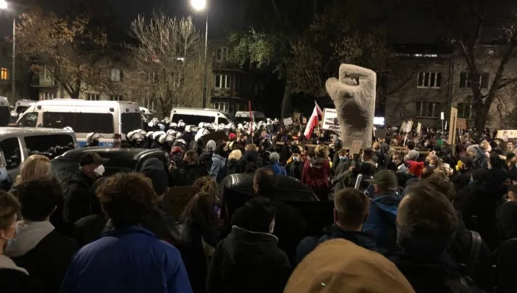 "Manifestujący dzielą się na trzy grupy". Czarnek: są też lewaccy rewolucjoniści