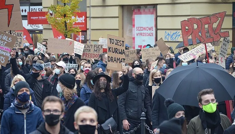 Radny PiS przyrównał proaborcyjną młodzież do Hitlerjugend