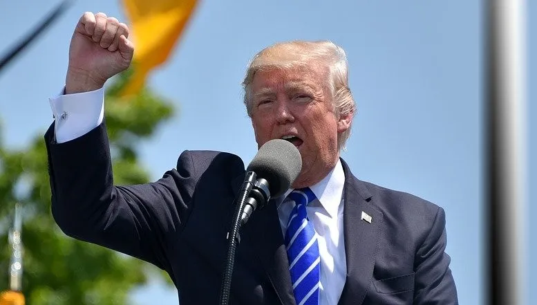 Topnieje przewaga Trumpa w Michigan