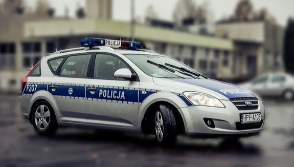 2,5-latek połknął baterię. Dzięki policji trafił do szpitala