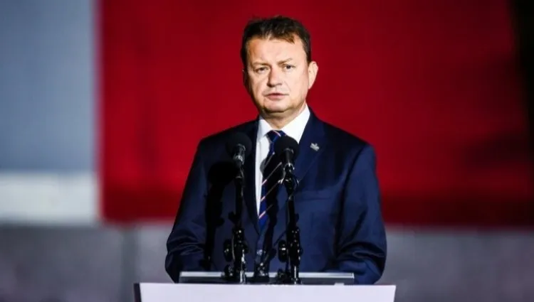 Szef MON zakończył izolację