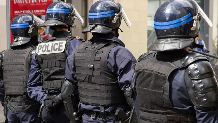 Francja: zatrzymania po zabójstwie nauczyciela