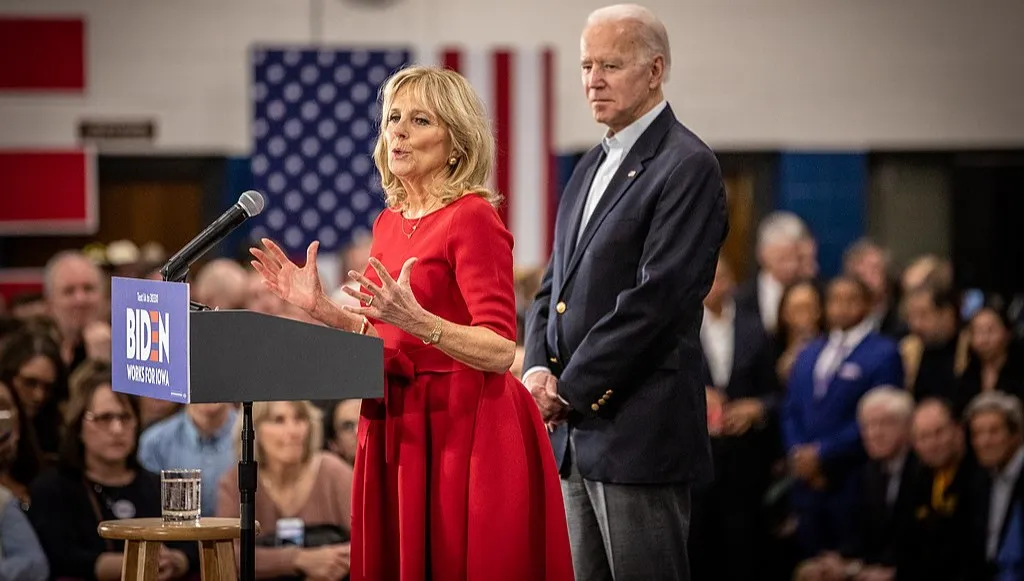 Jej dziadek wyruszył z Sycylii za Ocean w "podróż nadziei". Jill Biden zaproszona w rodzinne strony