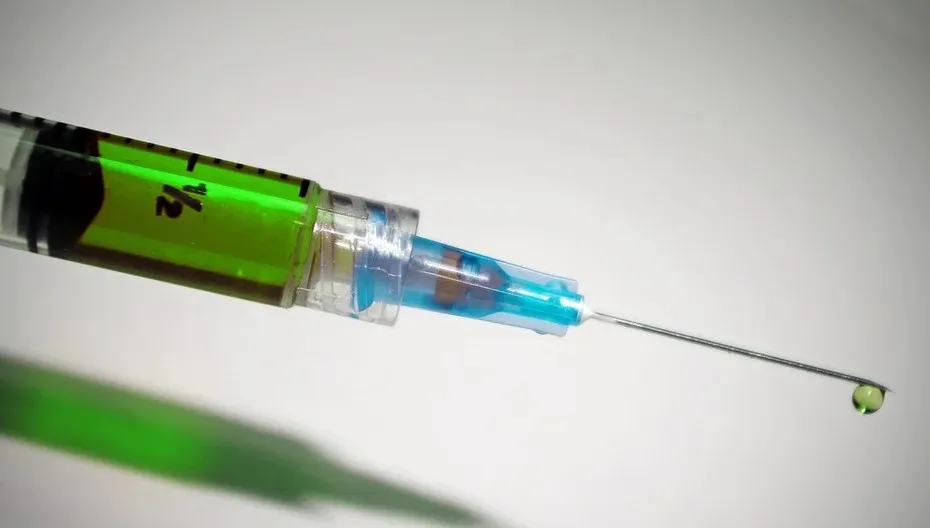 Niemcy chcą 100 mln dawek szczepionki