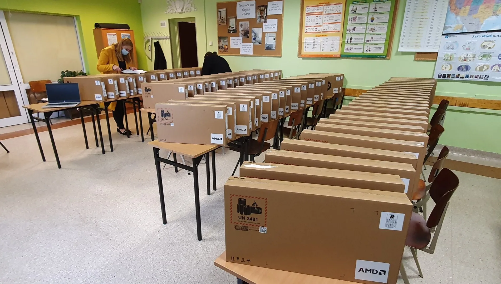 Cztery tysiące laptopów dla nauczycieli w regionie