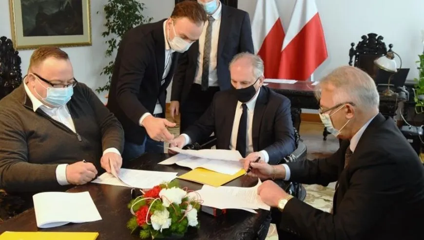 Do pracy w szpitalu tymczasowym zgłosiło się 90 osób