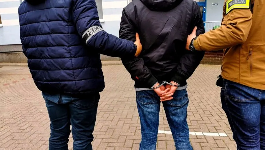 Trzech fałszywych "policjantów" w rękach stróżów prawa
