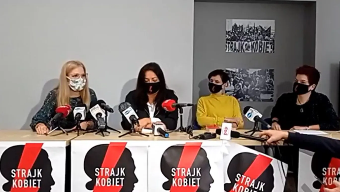 Strajk Kobiet wygasa, więc skarżą się na "tortury"