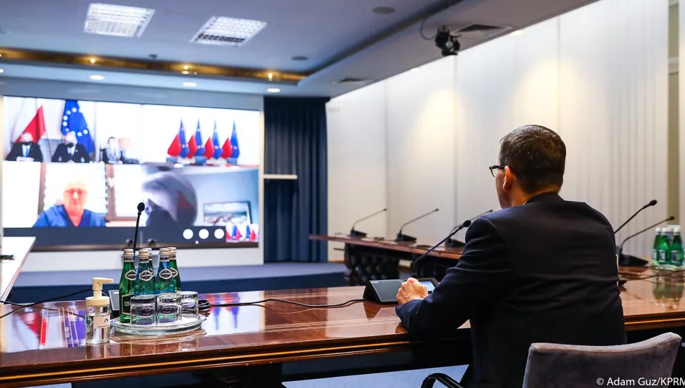 Wideokonferencja. Premier spotkał się z lekarzami