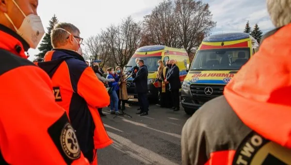 Sześć nowych ambulansów dla pogotowia w regionie
