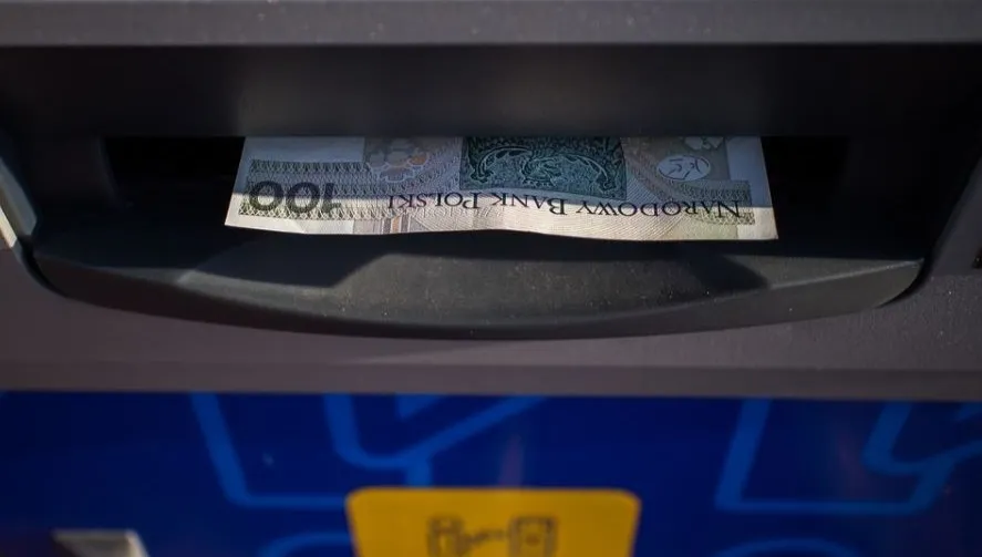 Wysadzili bankomat obok komisariatu