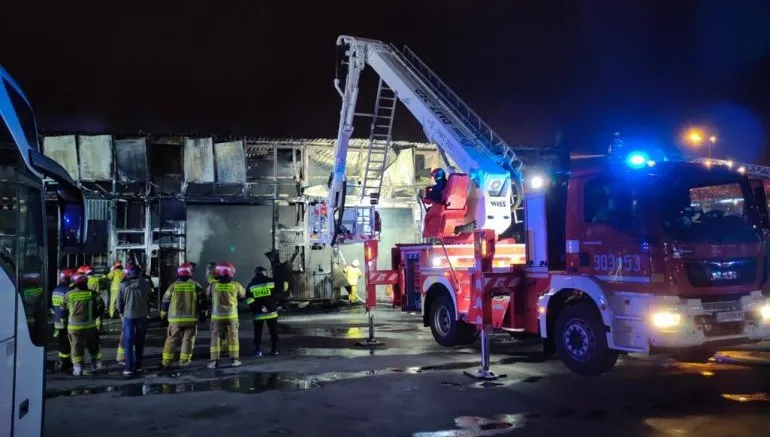 5 mln zł strat po pożarze hali warsztatowej