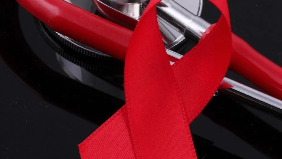 Czerwone kokardki przypomniały o problemie HIV