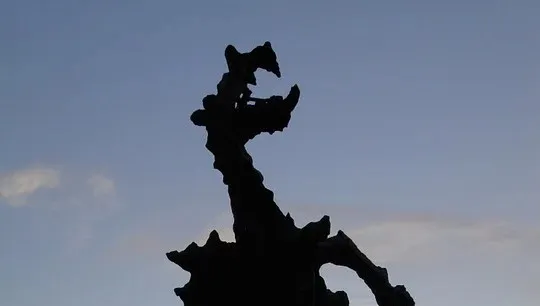 Smok Wawelski ma towarzystwo. Obok stanęła owca ziejąca ogniem... zbudowana z klocków