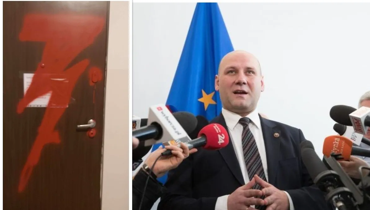 Biuro wiceministra zdewastowane. "Drzwi do wymiany. Zgłaszamy to wszystko na policję"