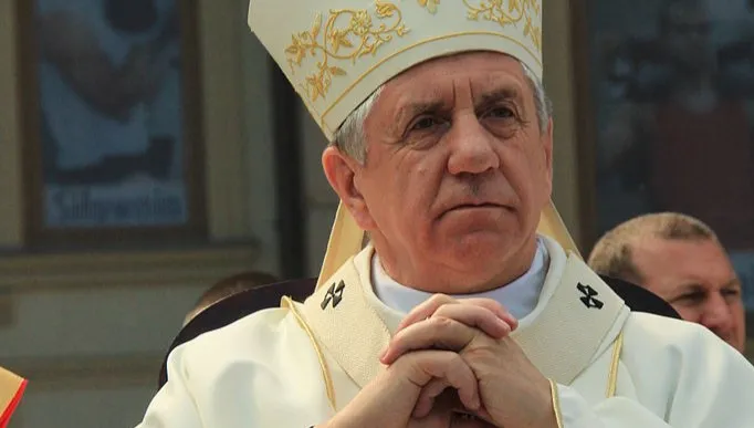 Abp Dzięga w Toruniu: Ograniczają nasze obywatelskie wolności