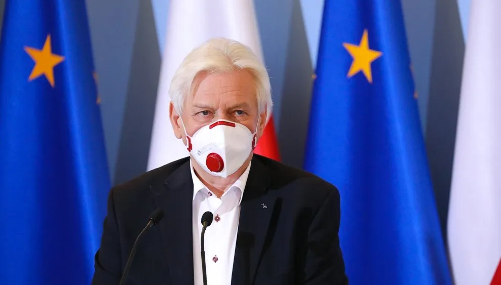 Prof. Horban o skuteczności szczepionki. "Przede wszystkim chroni ludzi przed śmiercią"