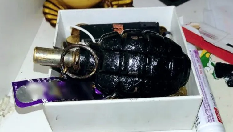 Produkował metamfetaminę, a w domu miał granat i broń