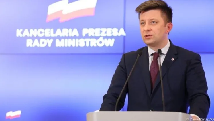 Szczepienia dla medyków potrwają miesiące? Minister dementuje - na przykładzie stolicy