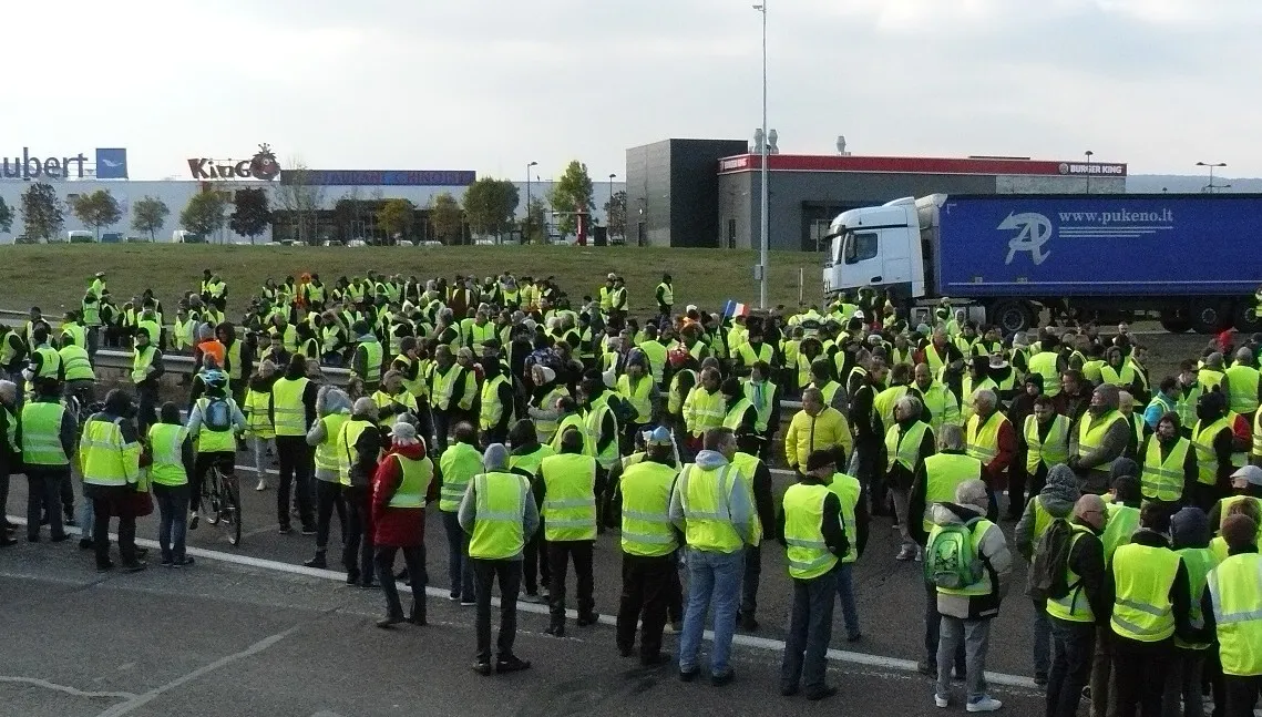 Francja: demonstracje "żółtych kamizelek"