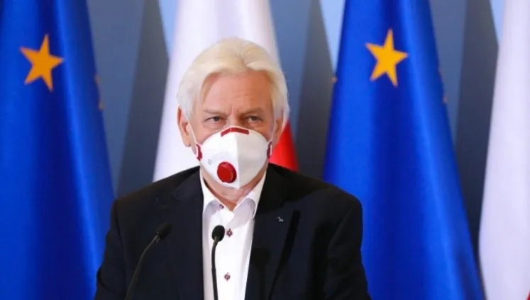 Kiedy zaszczepi się pierwszy Polak? Prof. Horban: "czekamy na to,  jak przysłowiowa kania dżdżu"