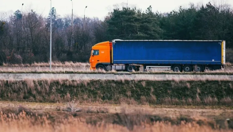 Większość ciężarówek poza W. Brytanią