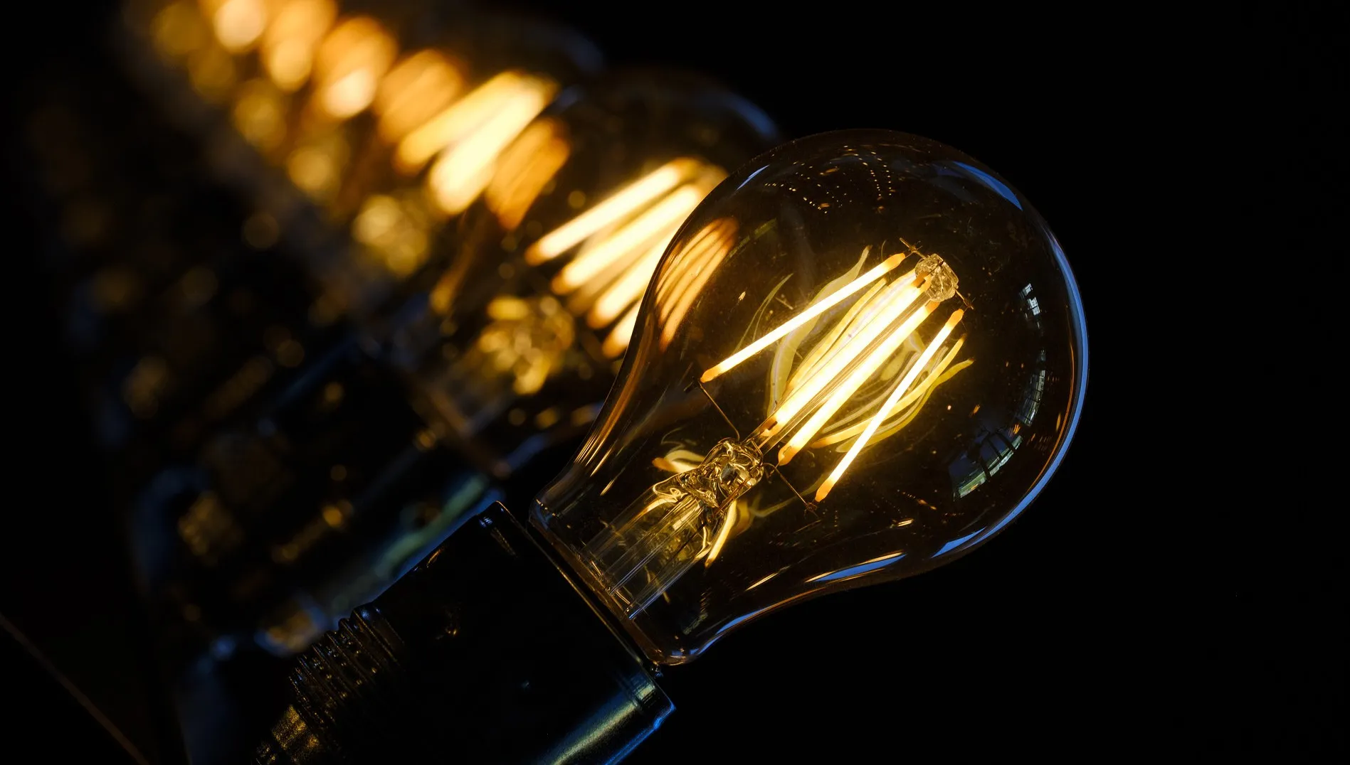 Na rachunkach za energię pojawi się opłata mocowa. Ile będzie wynosić?