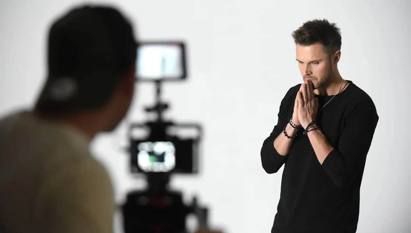 Nie ukrywa, że bardzo tęskni za sceną. Marek Kaliszuk: Kontaktu artysty z publicznością nic nie zastąpi