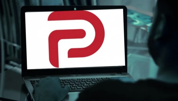 Działa strona internetowa Parlera