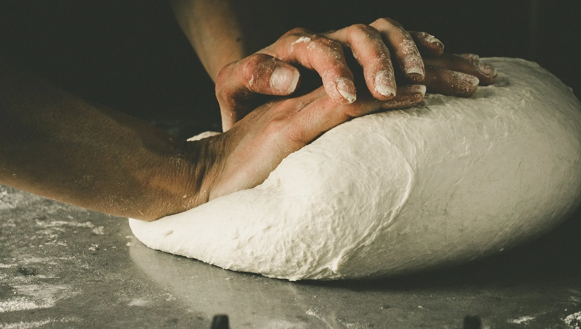 Pracownik pizzerii symulował... seks z ciastem. Sprawę zbada sanepid