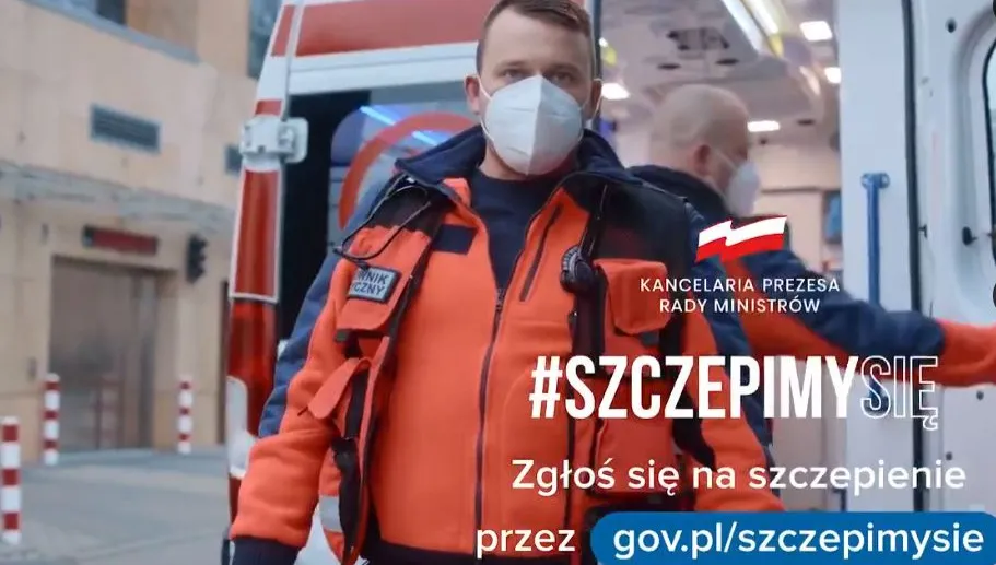 Bracia Tomasz i Mateusz są ratownikami medycznymi. Oni się zaszczepili i zachęcają innych!
