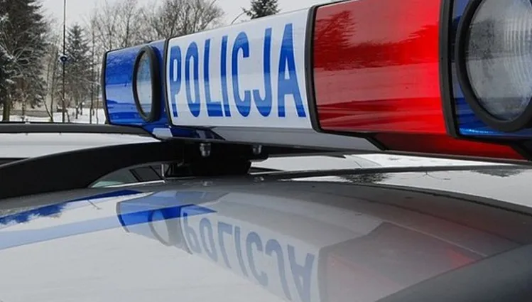 W pidżamie i klapkach na mrozie. Policjanci pomogli zagubionej 80-latce