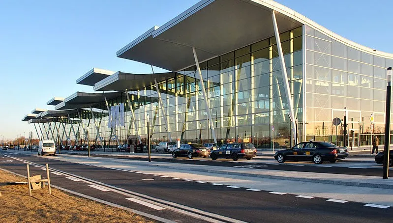 Na wrocławskim lotnisku punkt badań Covid-19