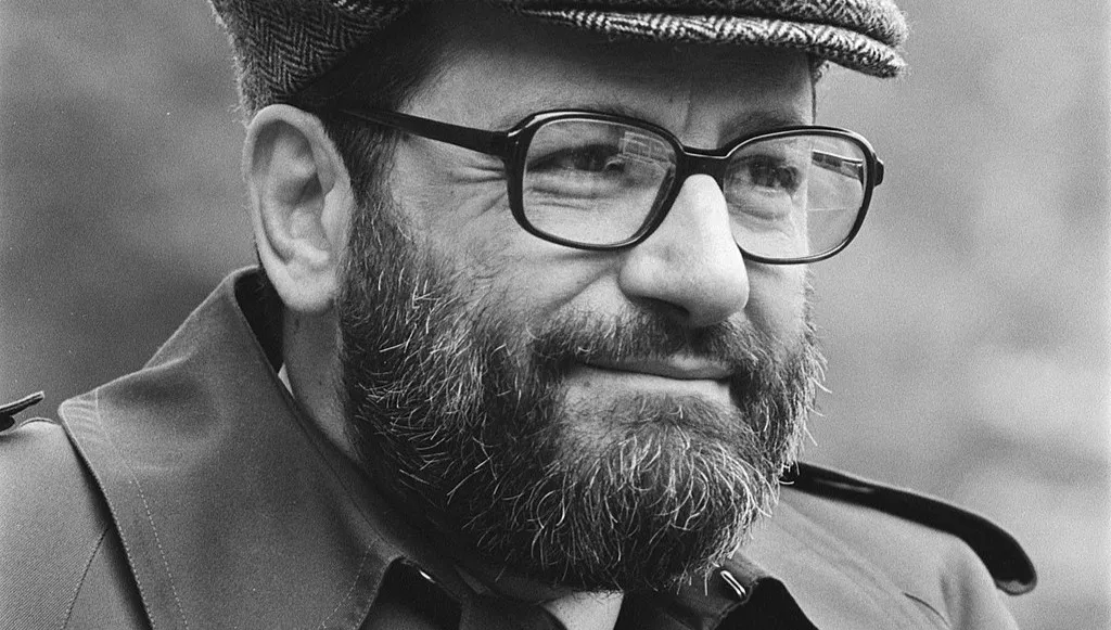 Ogromny księgozbiór Umberto Eco podzielony między Bolonię i Mediolan. "Profesor wraca do domu!"