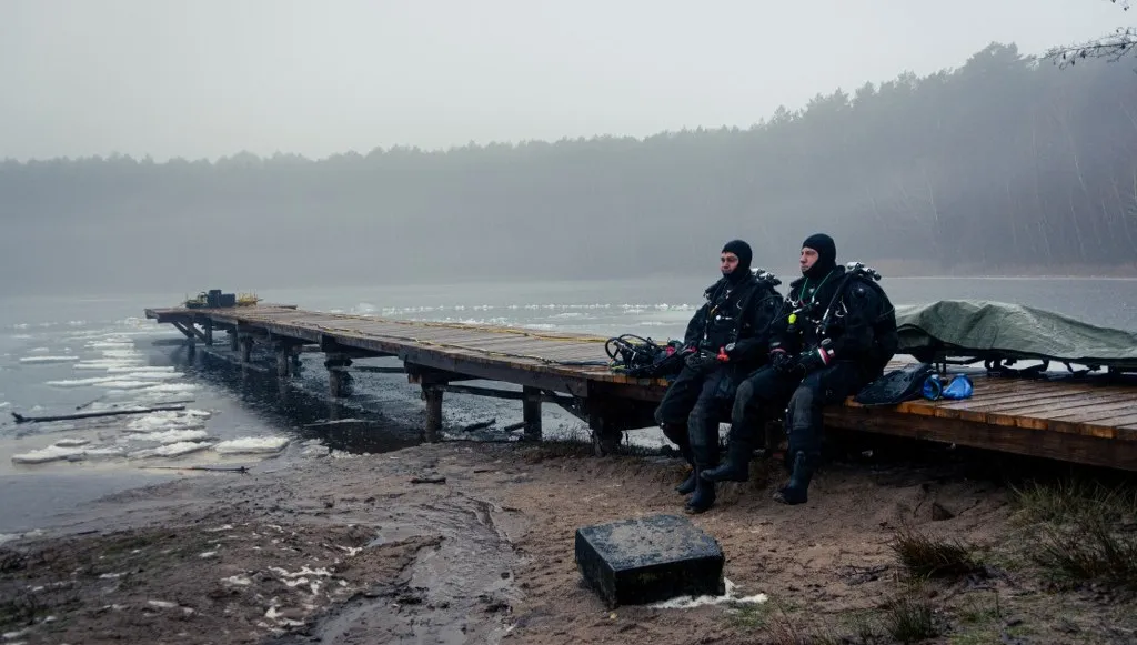 Zimowy poligon wojskowych nurków