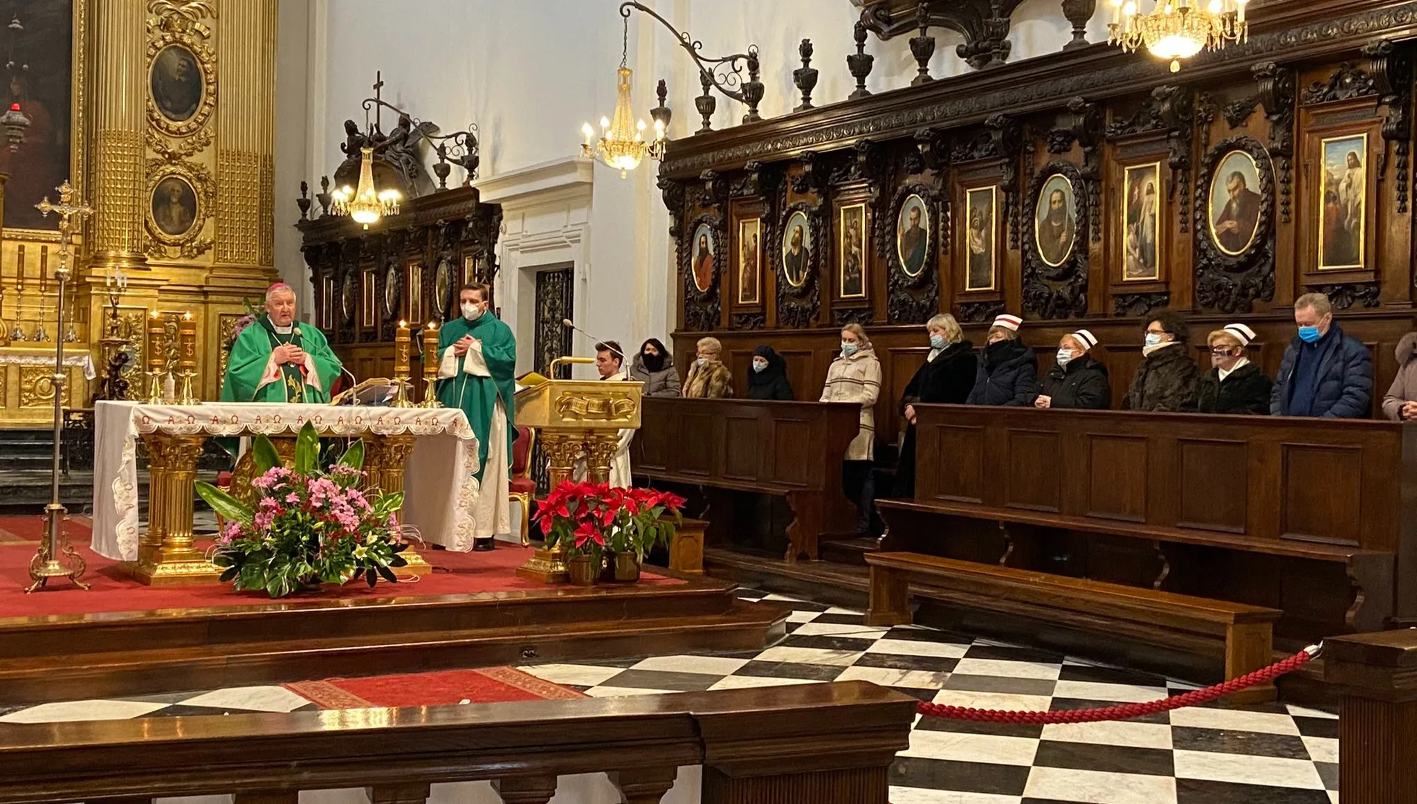 Bp Kamiński: Choroba czy pandemia to konkretny człowiek, któremu trzeba służyć