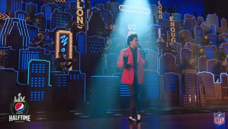 Występ w przerwie meczu Super Bowl. The Weeknd z roztańczonym i rozświetlonym show!