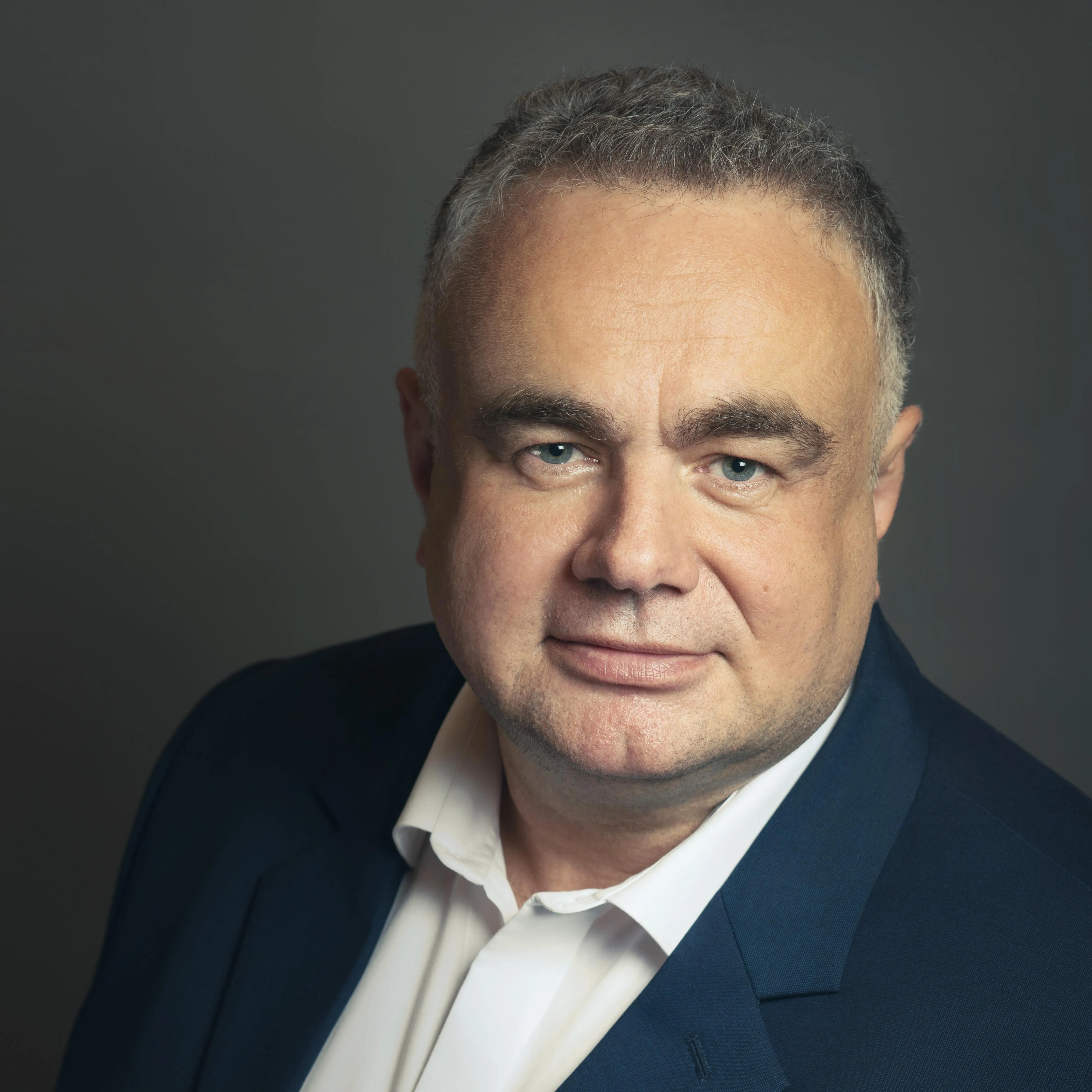 ,albicla.com@ Tomasz Sakiewicz,